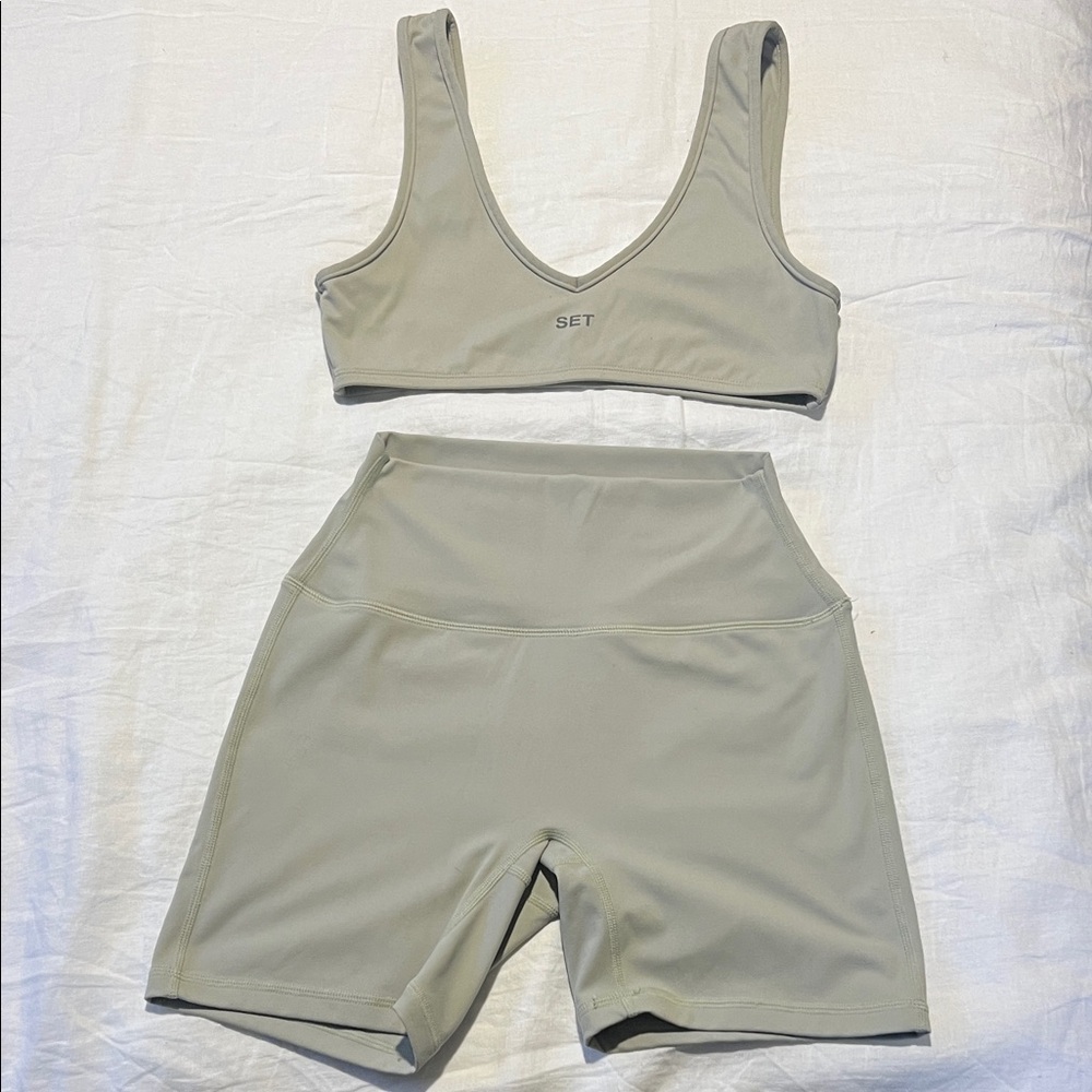 SET ACTIVE Activewear Sports Bra and Shorts